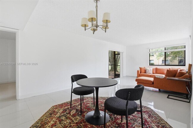 Foto del edificio - 183 Lakeview Dr