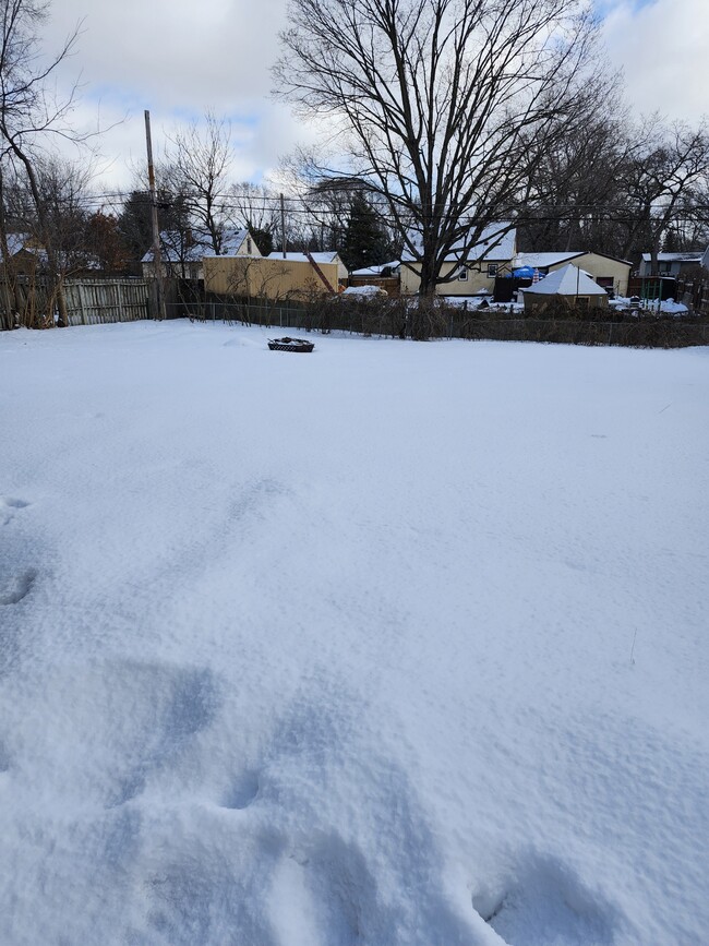 Building Photo - 8983 Van Buren St NE