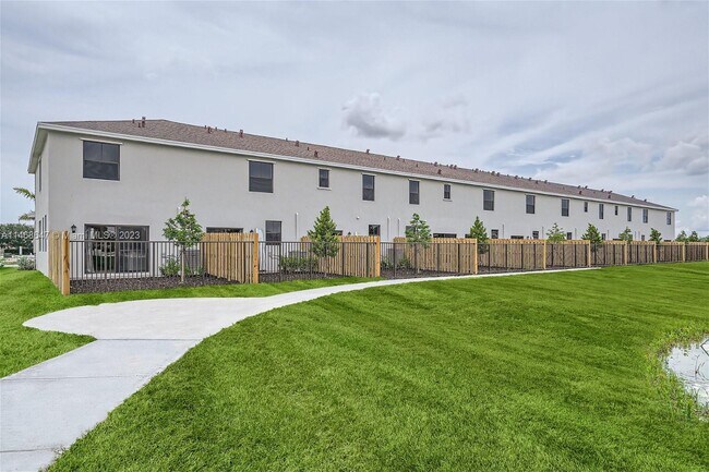Building Photo - 339 12