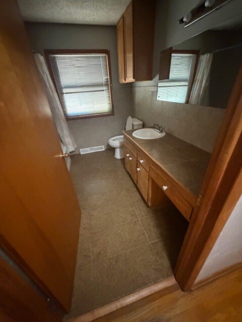 Foto del edificio - 720 N Crestline St