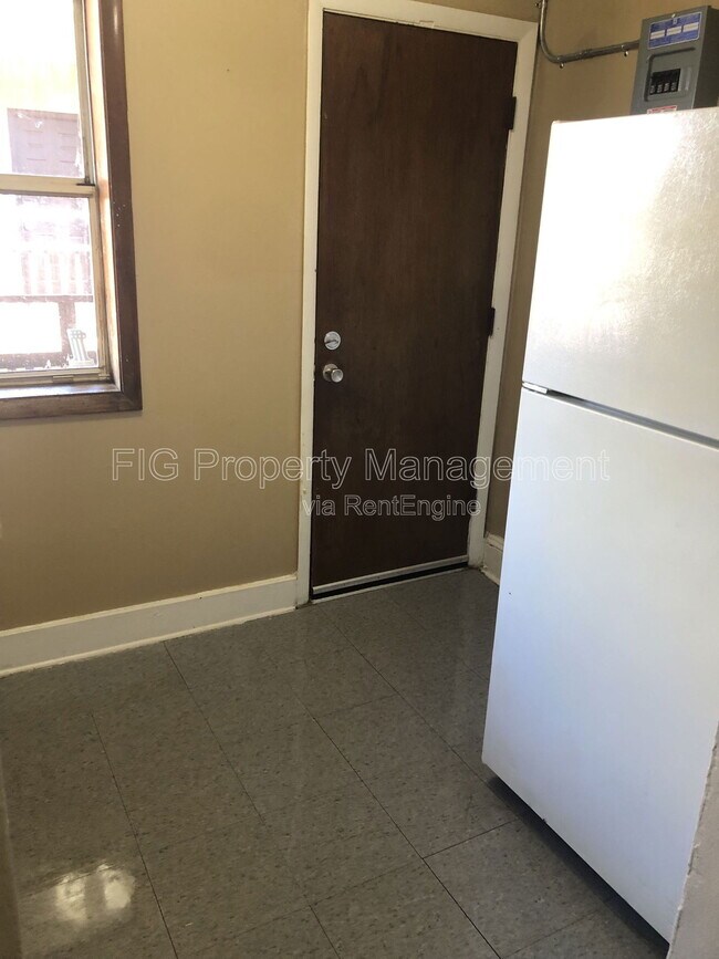 Foto del edificio - 429 W G St