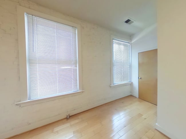 Building Photo - 301 Goshen St