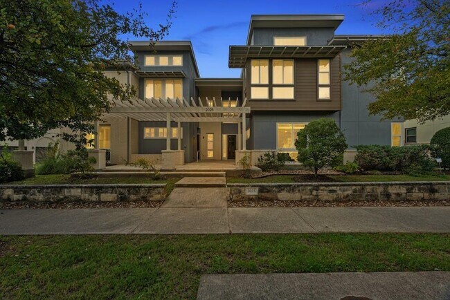 Foto del edificio - 2025 Simond Ave