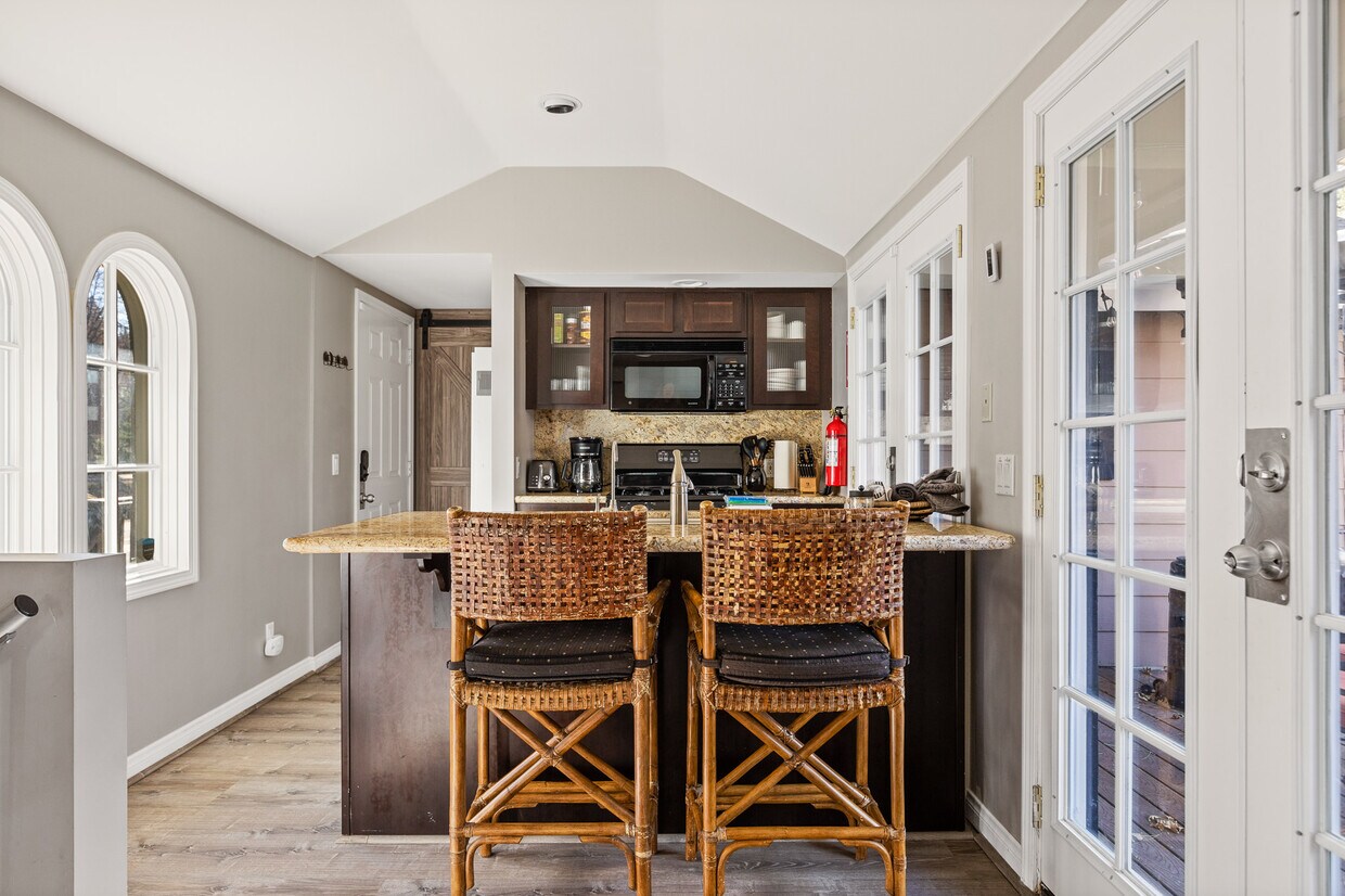 Foto principal - 590 Oak Knoll Cir