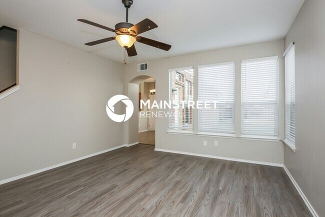 Building Photo - 3 Bedroom Pet-Friendly Home in Lancaster, TX with Main Street Renewal