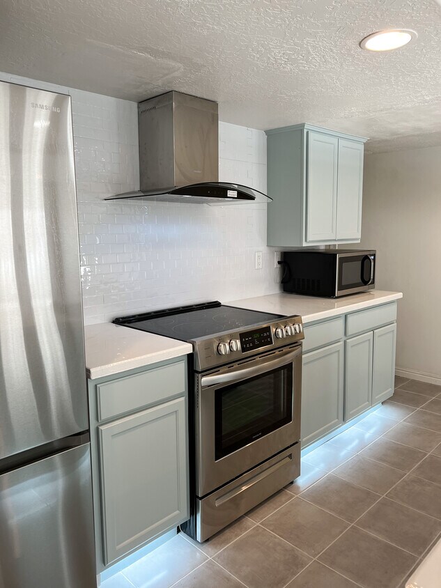 Foto principal - 2261 S Browning Dr