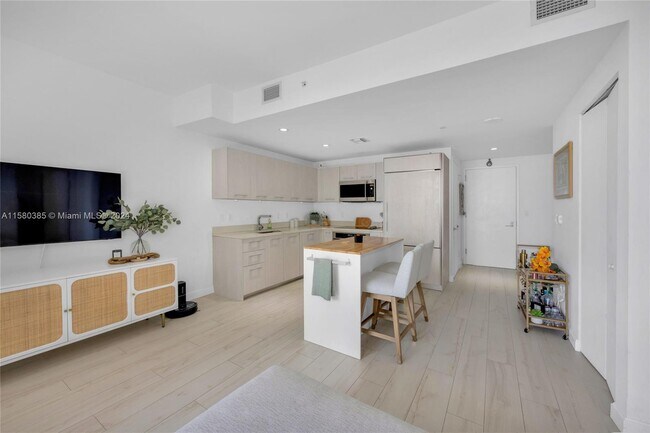 Foto del edificio - 45 SW 9th St