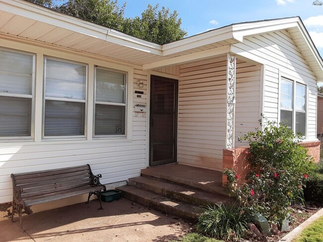 Building Photo - 1214 Glidewell Ave