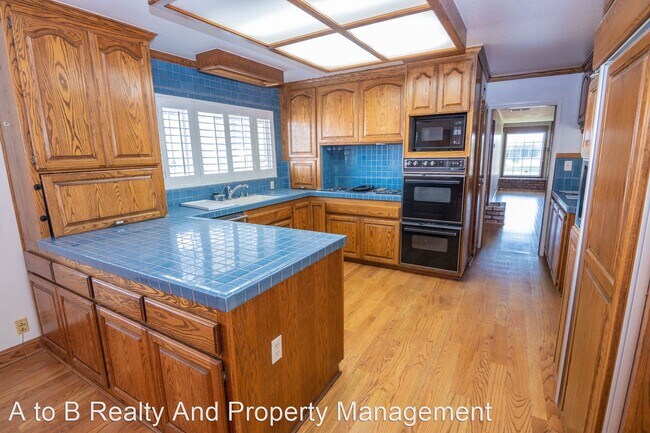 Building Photo - 3 br, 3 bath House - 2762 Scott Street