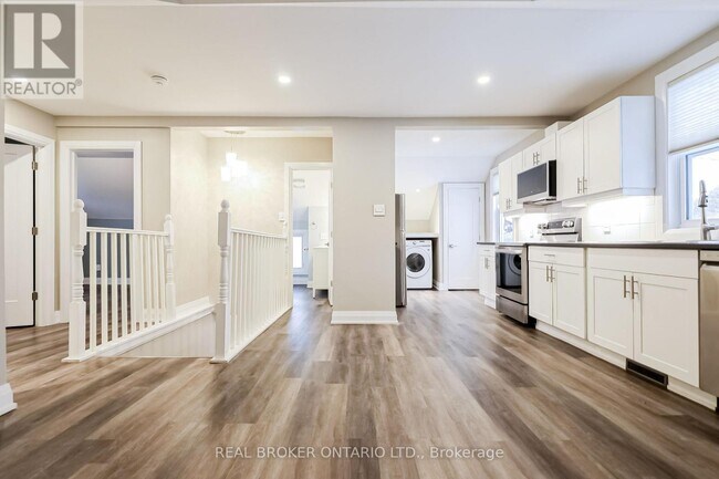 Photo du bâtiment - 81 Queen St