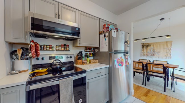 Building Photo - Beautiful 2 Bedroom Multi Level Condo