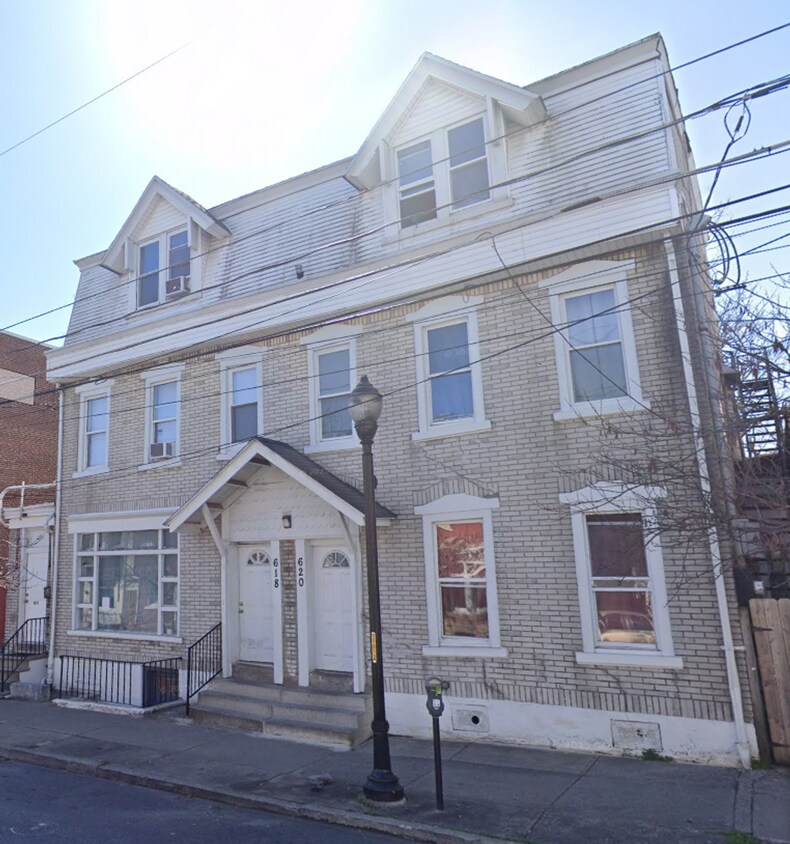 Foto principal - 620 W Chew St