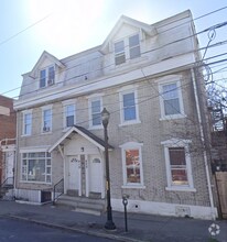 Building Photo - 620 W Chew St