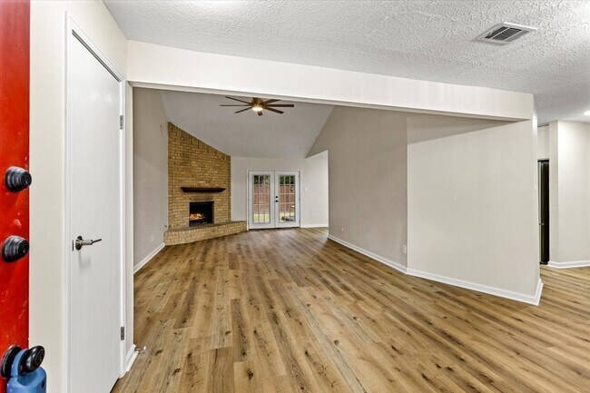 Foto del edificio - 3315 Beaver Glen Dr