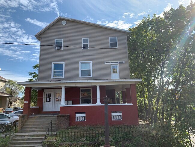 Building Photo - 2150 12th St