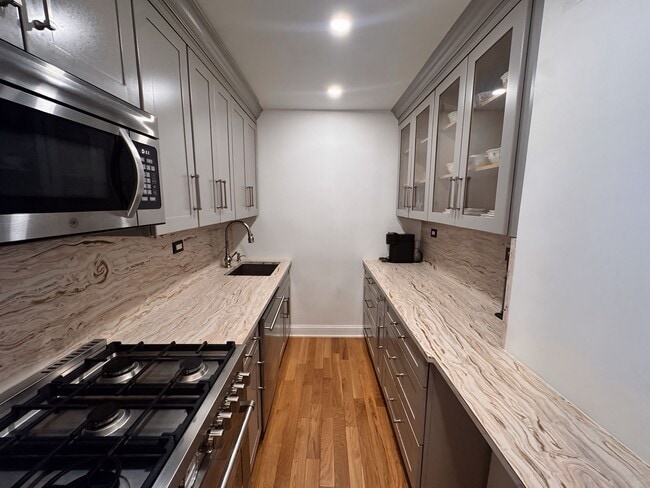 Foto del edificio - 425 E 63rd St