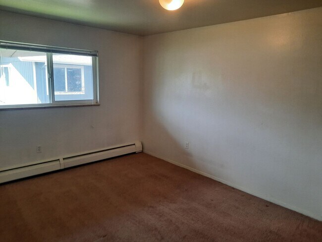 Foto del edificio - 2 bedroom near downtown Golden | Lots of natural light | Deck