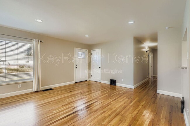 Foto del edificio - 4350 E Utah Pl