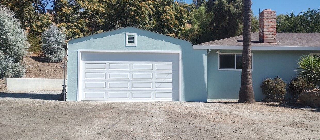 Foto principal - Single Story Country Home in Tres Pinos, Ca