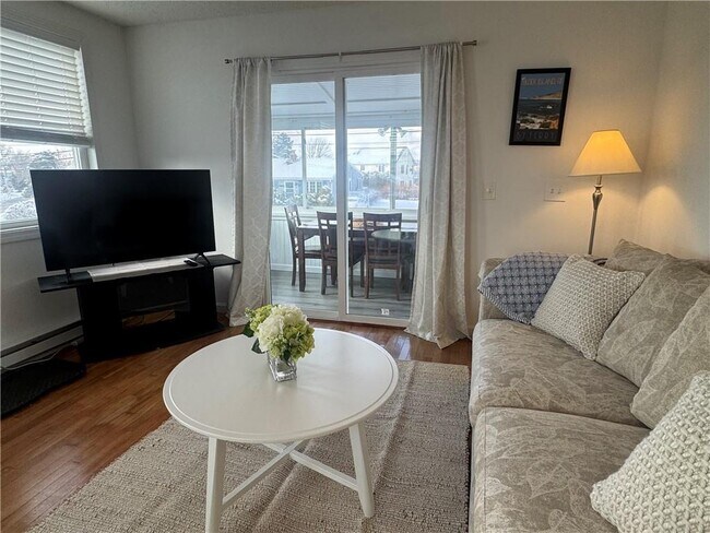 Foto del edificio - 7 White Cap Rd