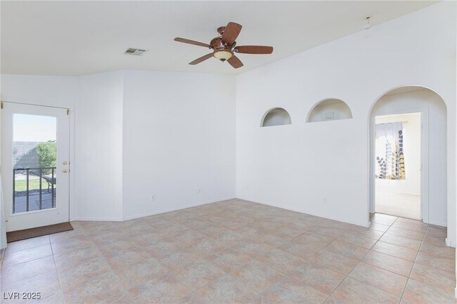 Building Photo - 9590 Bandera Creek Ave