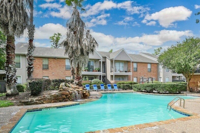 Westlake at Summer Cove Apartments in Houston, TX