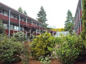 Building Photo - 3228 S Union Ave