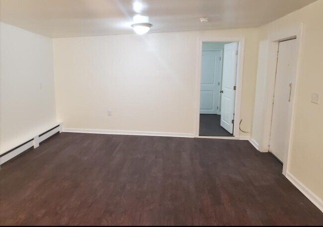 Foto del edificio - 6613 Lebanon Ave