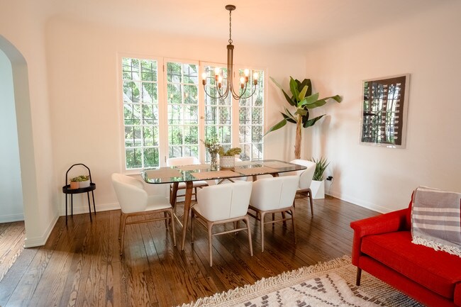Dining Room - 1345 N Hayworth Ave