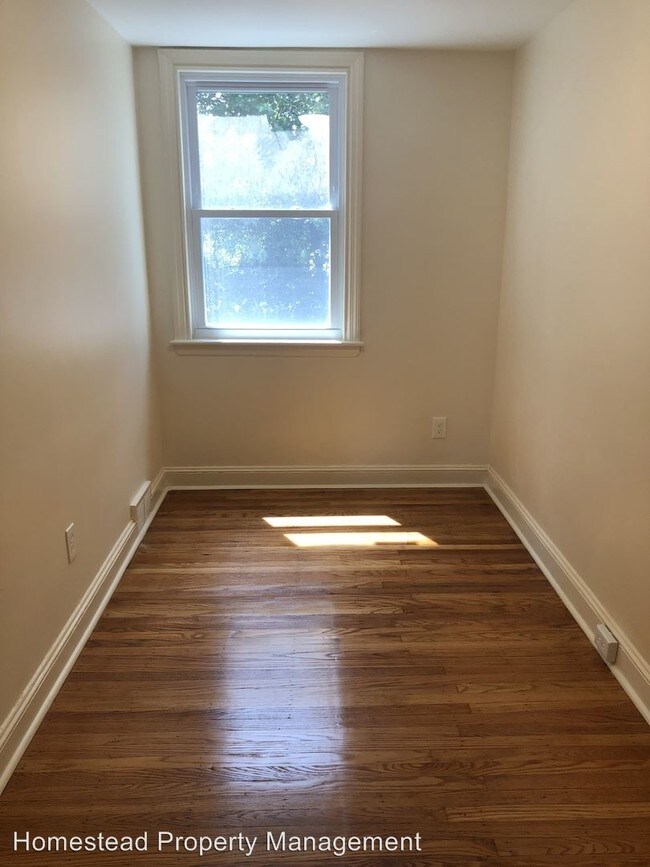 Building Photo - 3 br, 1 bath House - 2220 S Harwood Ave