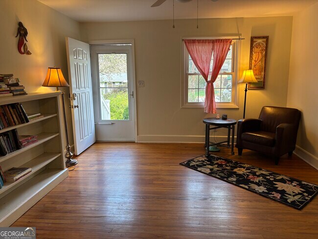 Foto del edificio - 866 Verdi Way