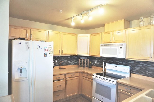 Building Photo - 1035 61st St SE