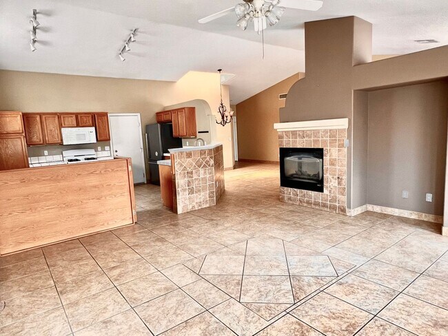 Foto del edificio - 3 Bedroom Single Story Home