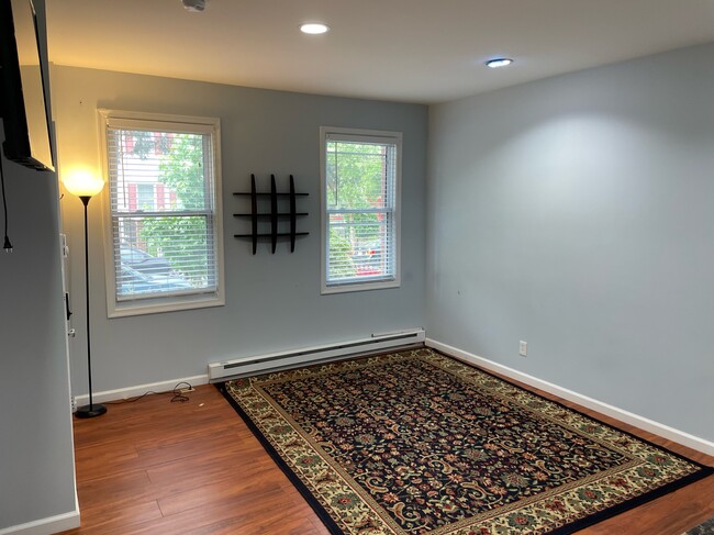 Foto del edificio - 1615 Isherwood St NE
