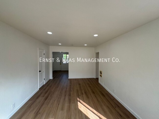 Building Photo - 778 Cherry Ave