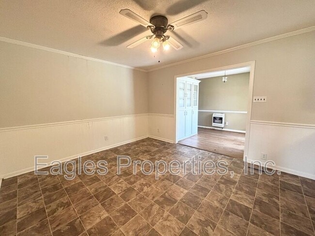 Building Photo - 657 Saulston Rd