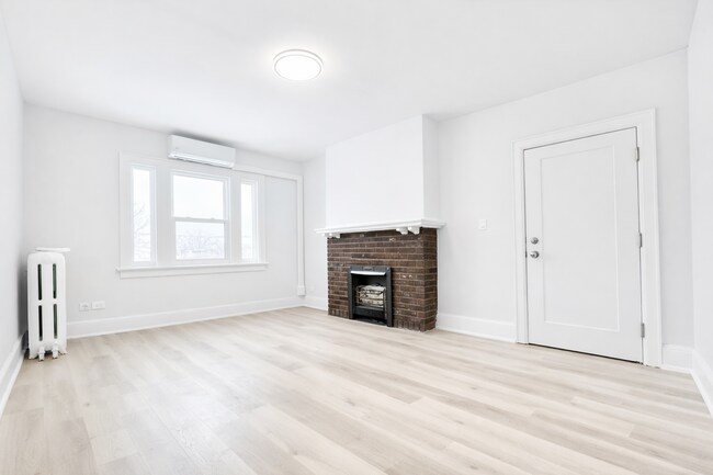 Photo du bâtiment - 5325 Van Alstyne Pl