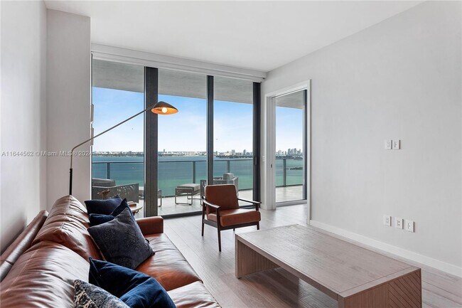 Foto del edificio - 480 NE 31st St