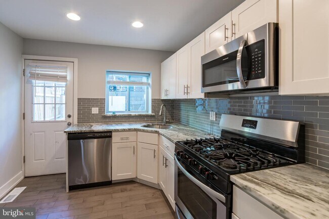 Foto del edificio - 2345 S Colorado St