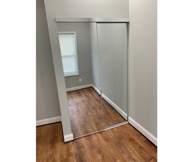 Foto del edificio - 511 N Pulaski St