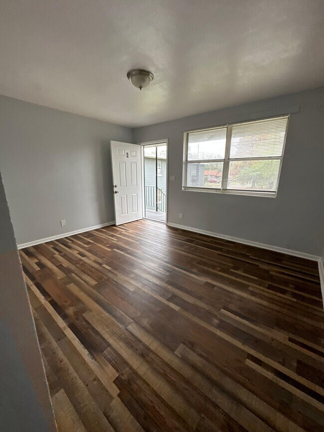 Building Photo - 2026 Palafox St