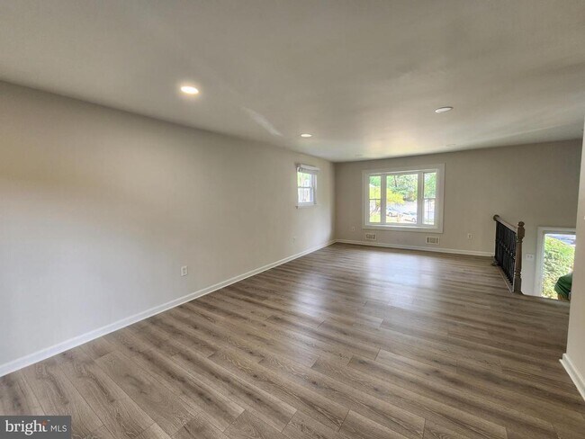 Building Photo - 2703 Bey Ct
