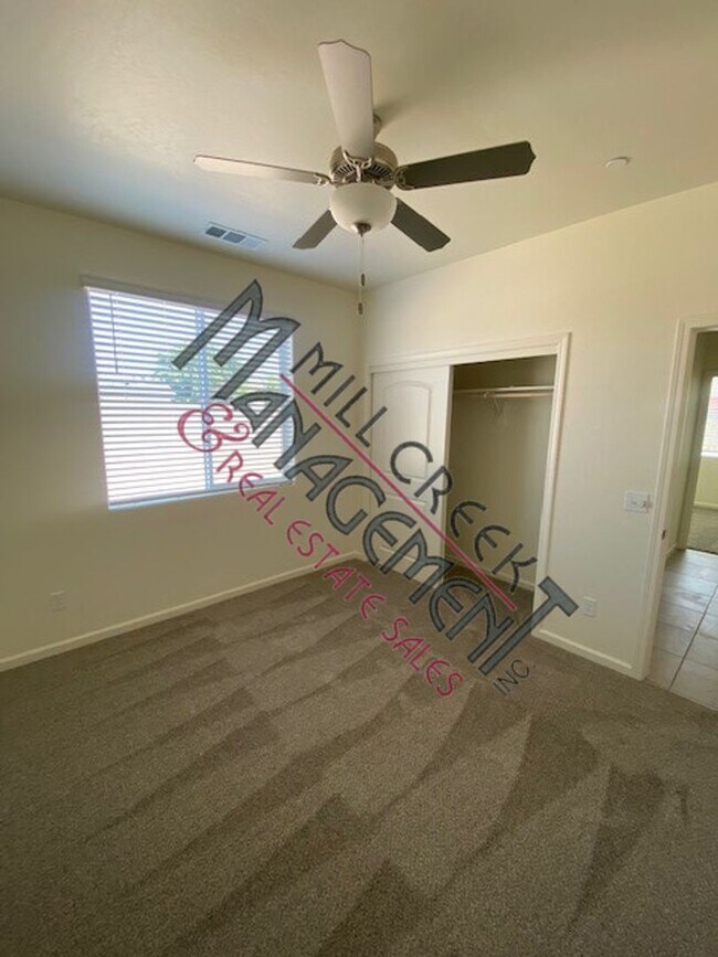 Foto del edificio - 3909 W Nellis Ave