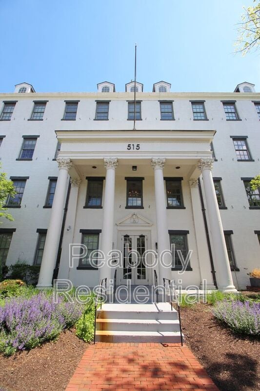 Building Photo - 515 N Washington St