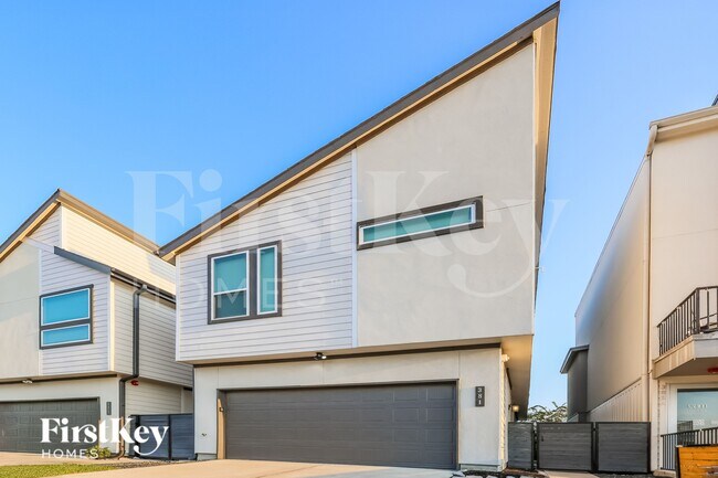 Building Photo - 381 N Centro Cir