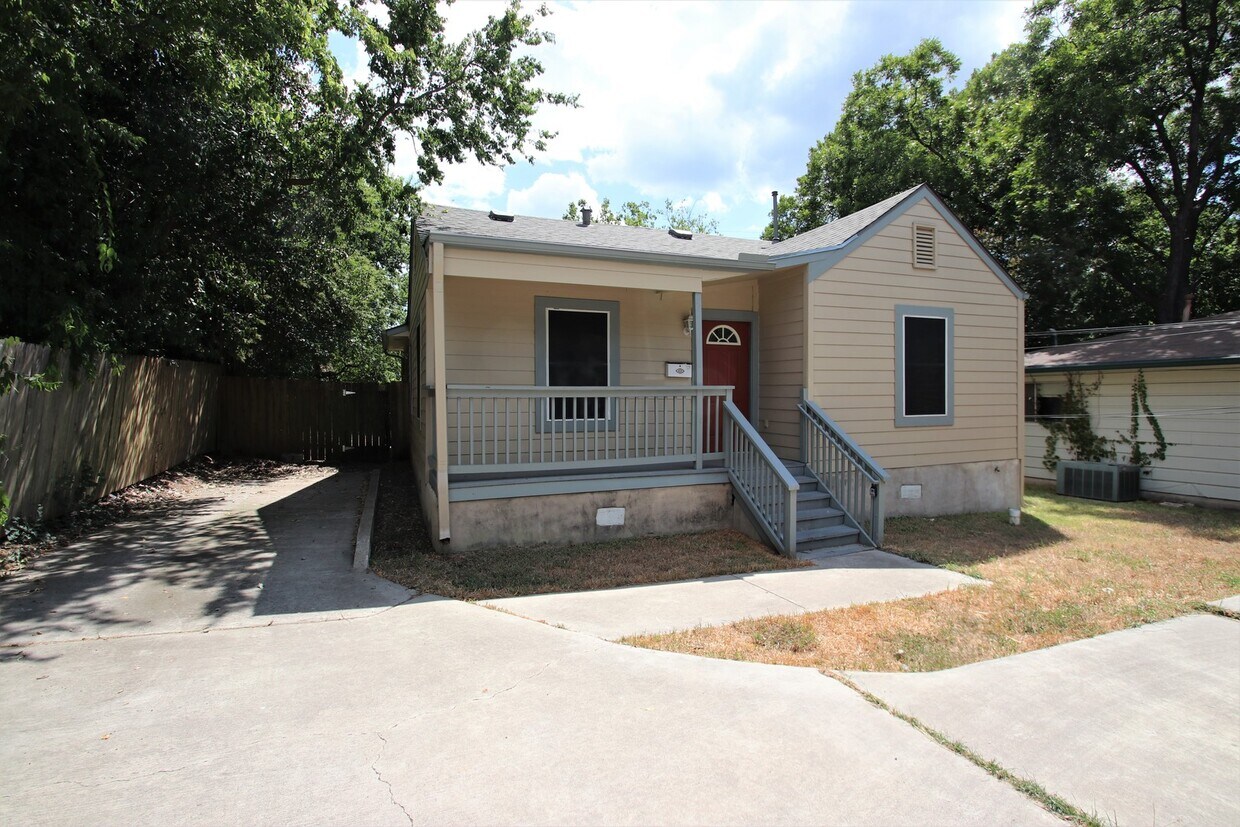 Foto principal - Great Three Bedroom House in Hyde Park Are...