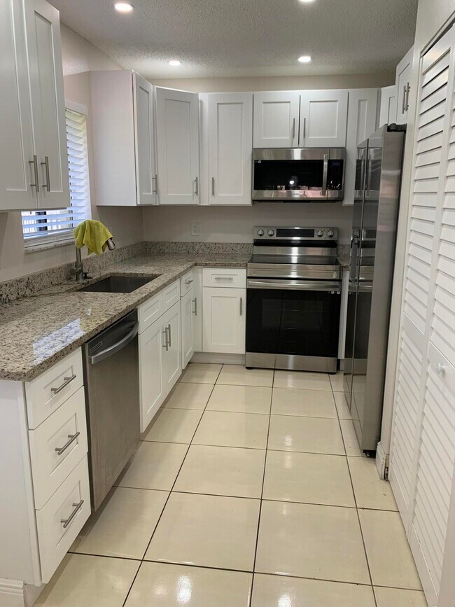 Foto del edificio - 159 NW 70th St