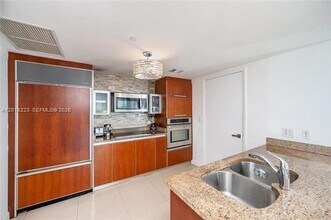 Building Photo - 17201 Collins Ave