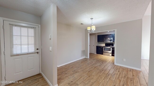 Building Photo - 8336 Spicewood Dr