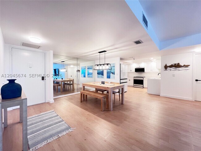 Foto del edificio - 5100 N Ocean Dr